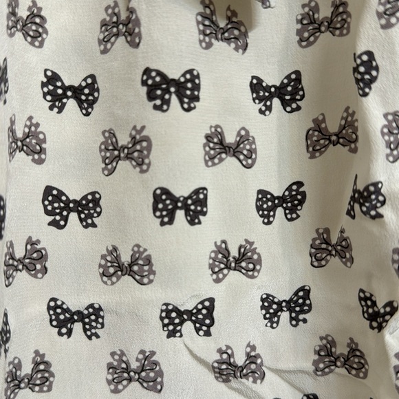 J. CREW Silk blouse with bows print, size 0 - Picture 5 of 14